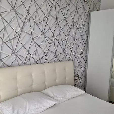 Apartment Alezzi New *