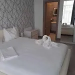 Alezzi New Apartment