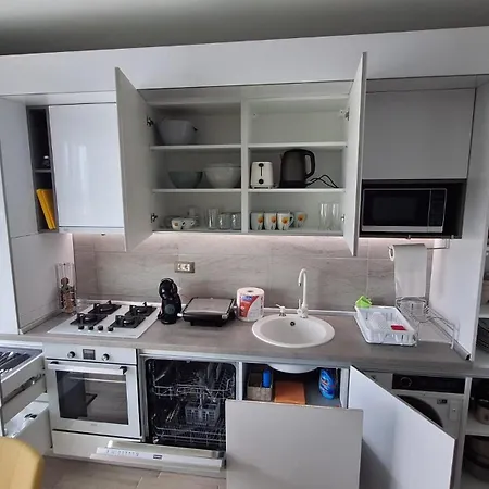 Apartment Alezzi New *